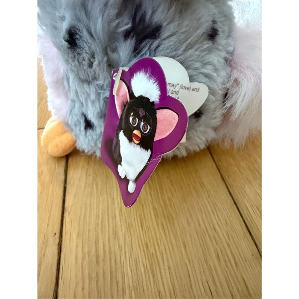 1998 Pink Snow Leopard Furby with tags (Working) generation 1 vintage - Picture 2 of 5